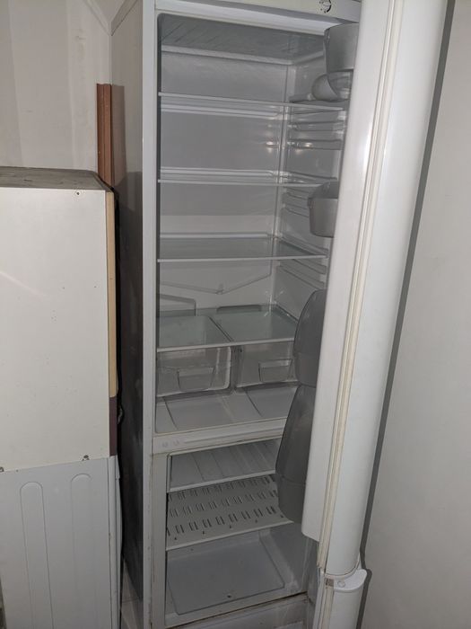 Срочно продам холодильник