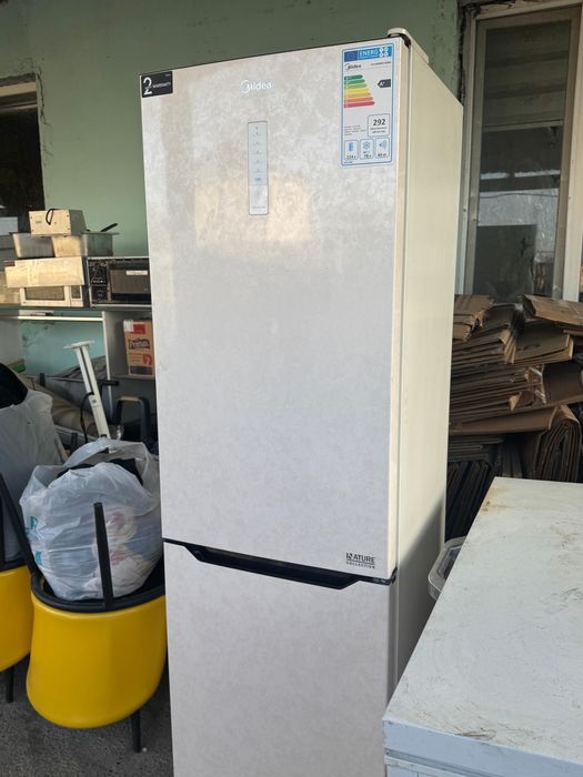 Двухкамерный холодильник