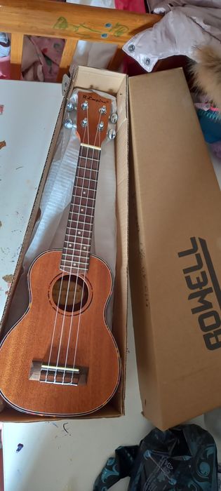 Продам укулеле состяние нового