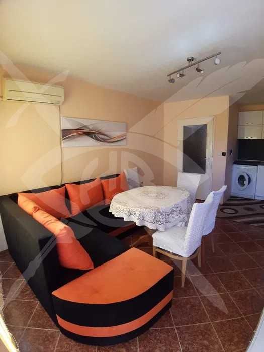 Дава се под наем Двустаен апартамент в Варна, Колхозен пазар - 55 кв.м за 450 € - Снимка #1