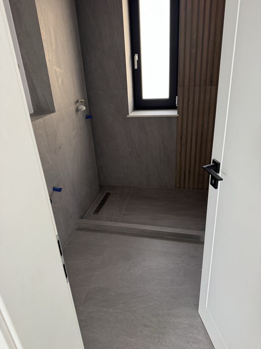 Casa + garaj si beci de vanzare in Curtea de Arges - strada Valea Danului