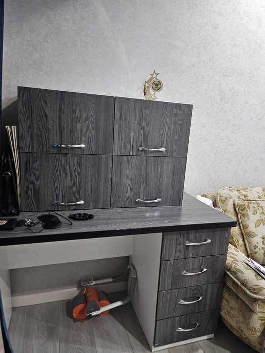 Продам полка-стол в нормальном состоянии