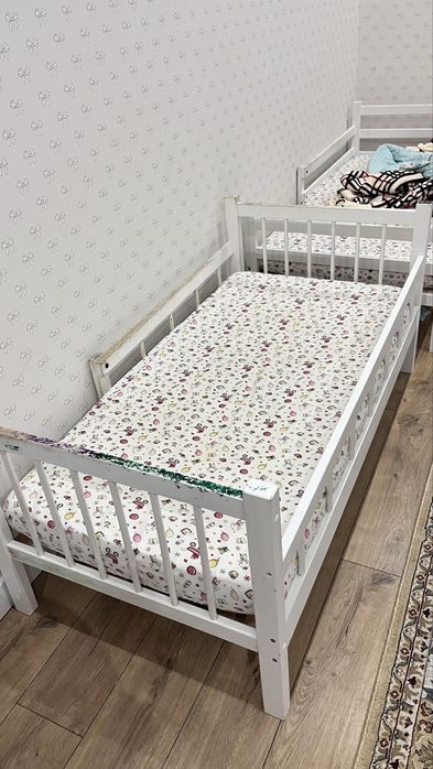 Детская кровать с матрасом