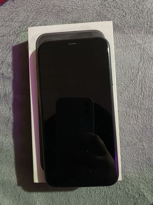 Продам айфон 11 128 гб