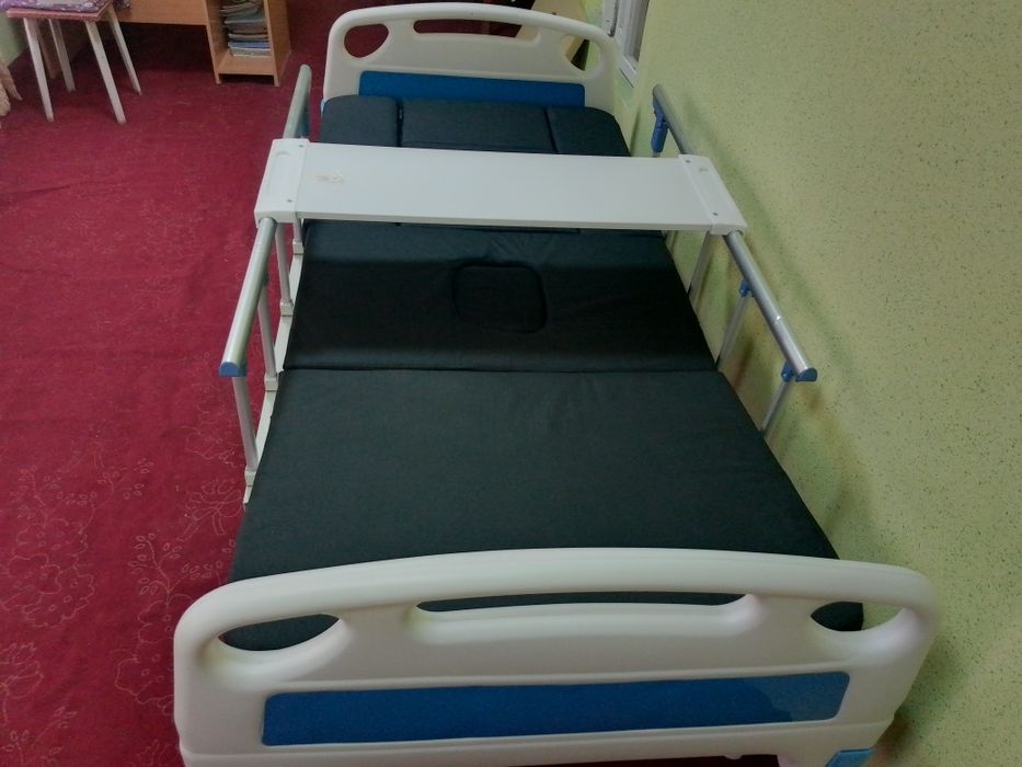 Трёх функциональный кровать б/у.