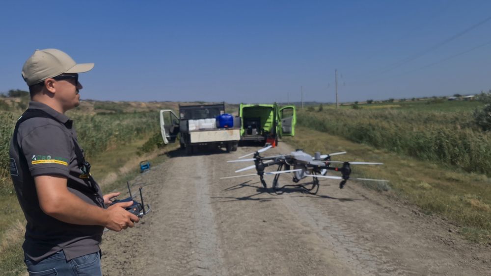Tratamente cu drona agricola