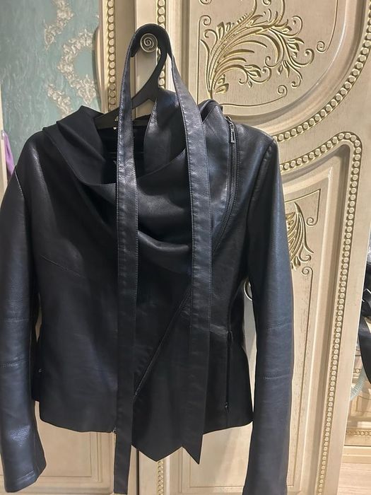 Весенняя кожаная куртка.