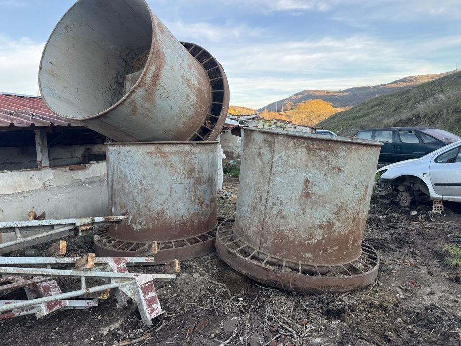 Хранилка за  прасета