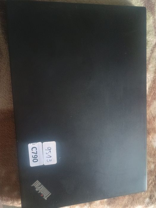 Vând laptop Intel core i7 8th gen