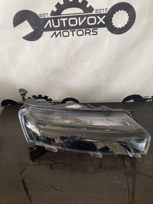 Far dreapta led Dacia Spring