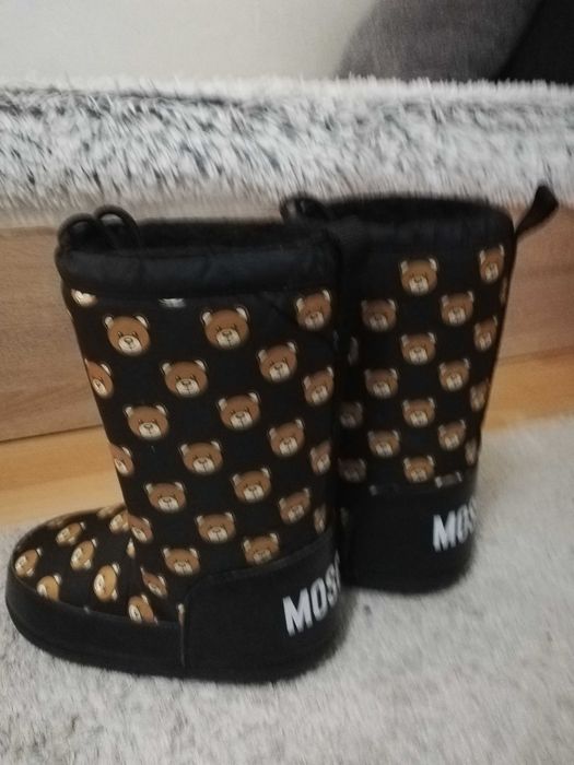 Оригинални! Нови! MOSCHINO