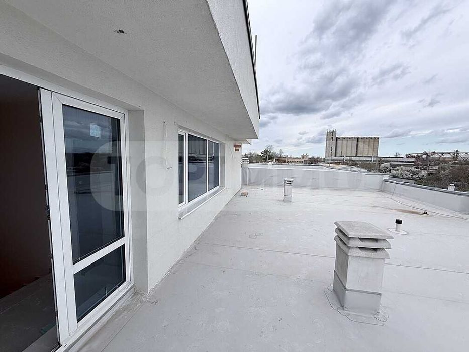 Тристаен апартамент с панорамна гледка в Балчик