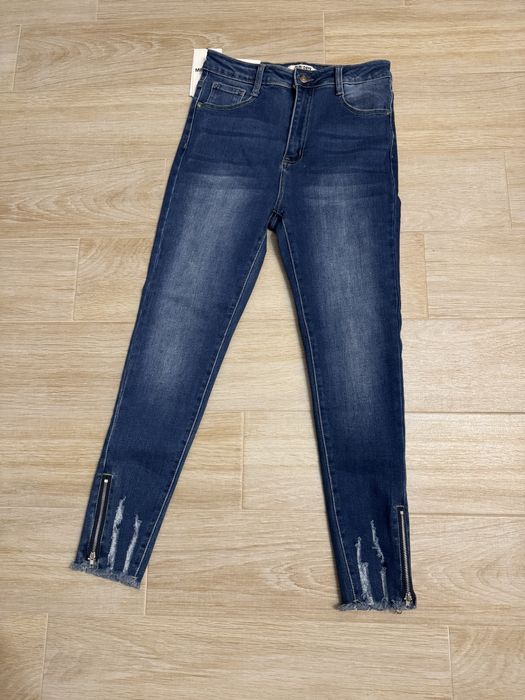 Дамски дънки.