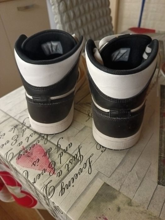 Продавам Джордан ки 41 номер от 300 на 150 лв