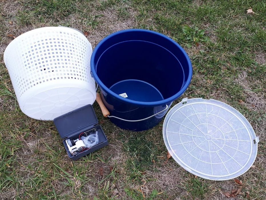 Луксозна рибарска кофа за живи риби с помпа за въздух !