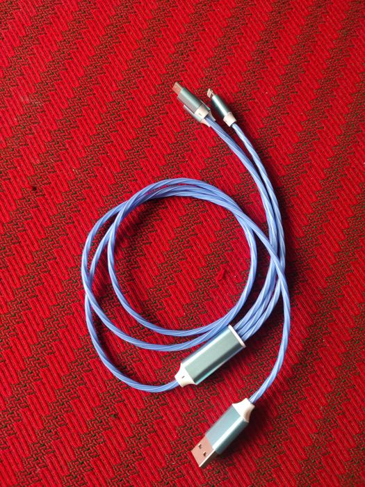 Cablu de date și alimentare cu 3 mufe, compatibil cu iPhone și alte 2