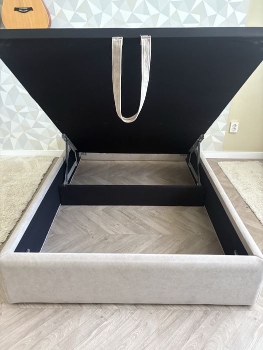 кровать односпальная с матрасом