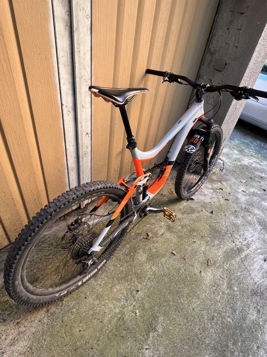 Bicicleta Full suspension - Giant Reign