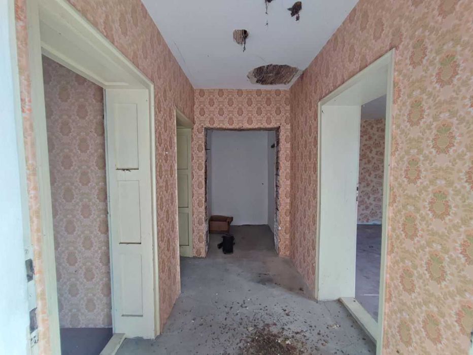 Къща с двор в с. Морава, общ. Свищов