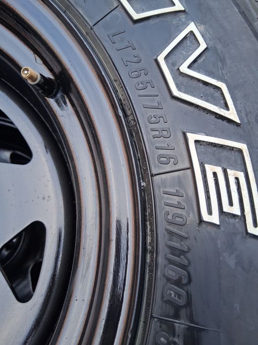 De vânzare cauciucuri cu jante 265/75 R16