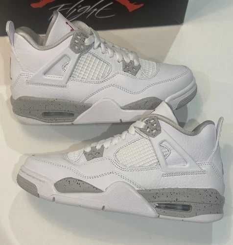 Sneakers Jordan4 White Oreo cu eticheta (nu Nike, Gucci, Adidas, Balenciaga)