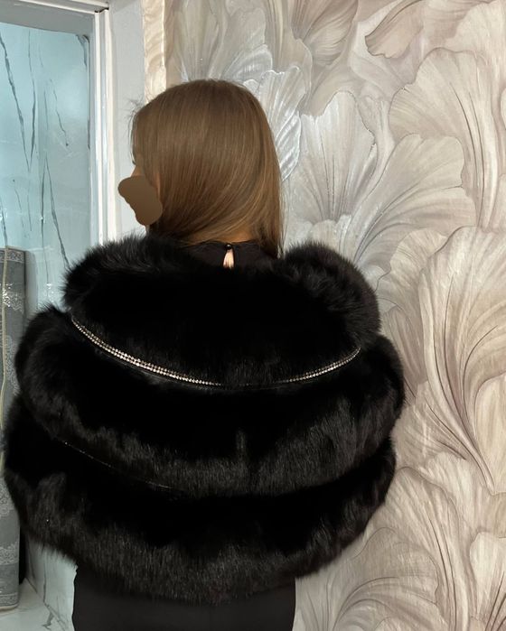 Меховая накидка,со стразами этикеткой