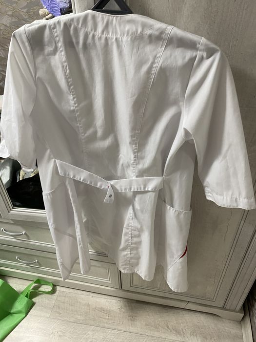 Продам медицинский халат и хирургичку