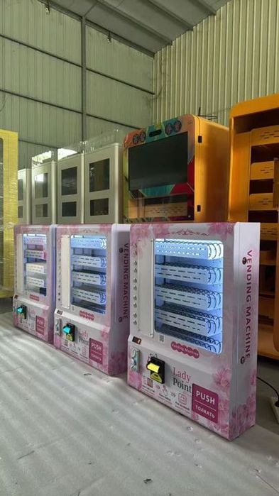 Вендинговый аппарат для продажи средств женской гигиены