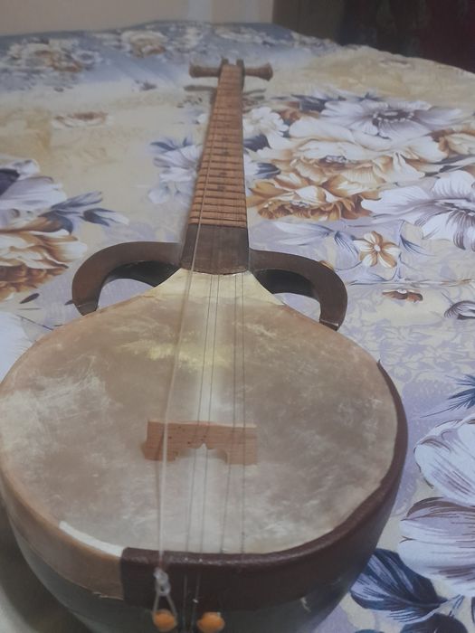 Qashqarcha rubop sotiladi