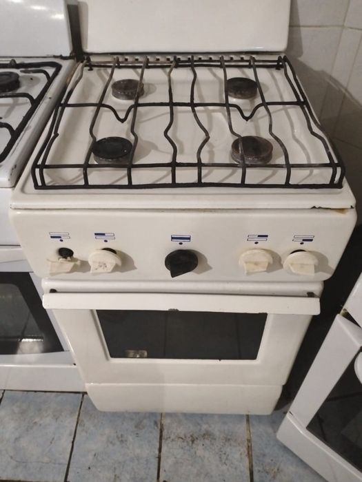 Продам газ плиту
