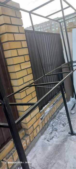 стойка для вещей  в бутик