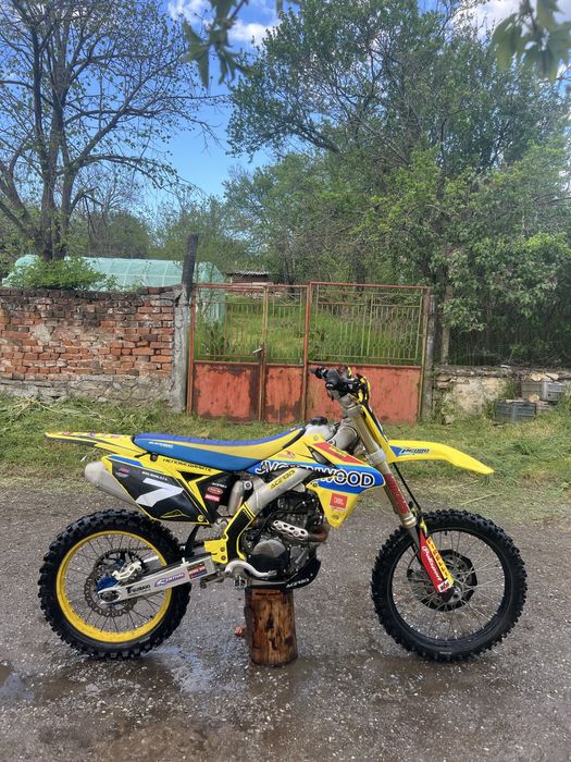 Suzuki rmz 250.