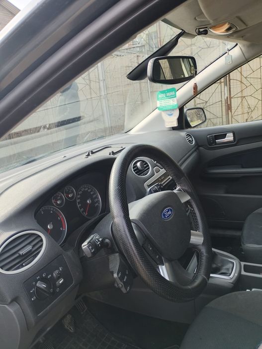 Vând Ford Focus sau schimb cu ceva mai mic ,de preferat automată