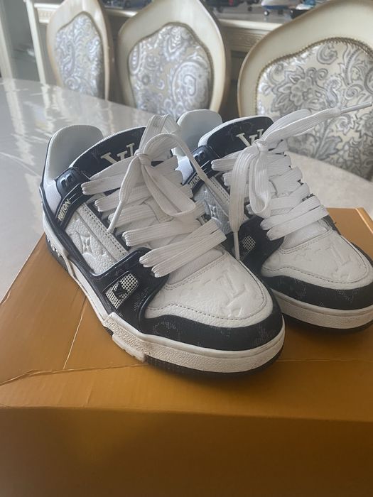 Продам кроссовки для мальчиков