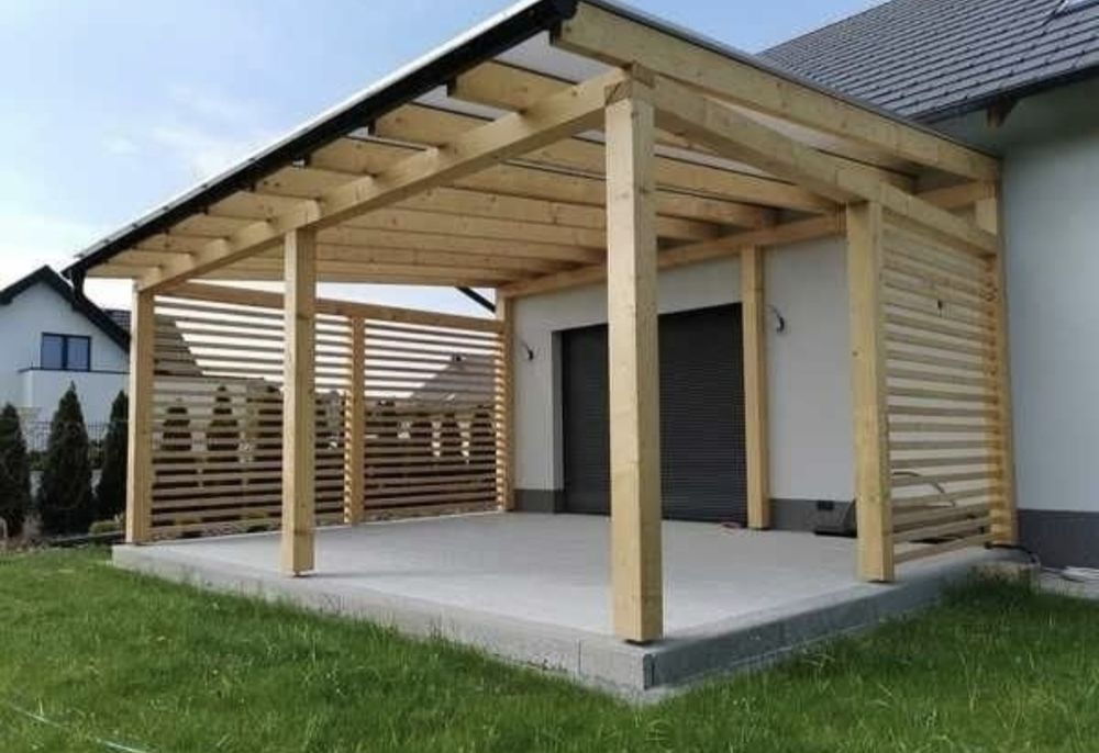 Vând o structură din lemn cu terasă