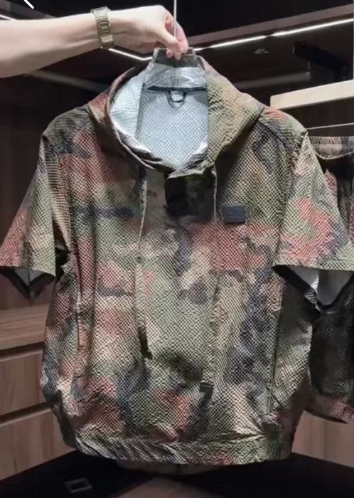 Продам рашгард цвета камуфляж