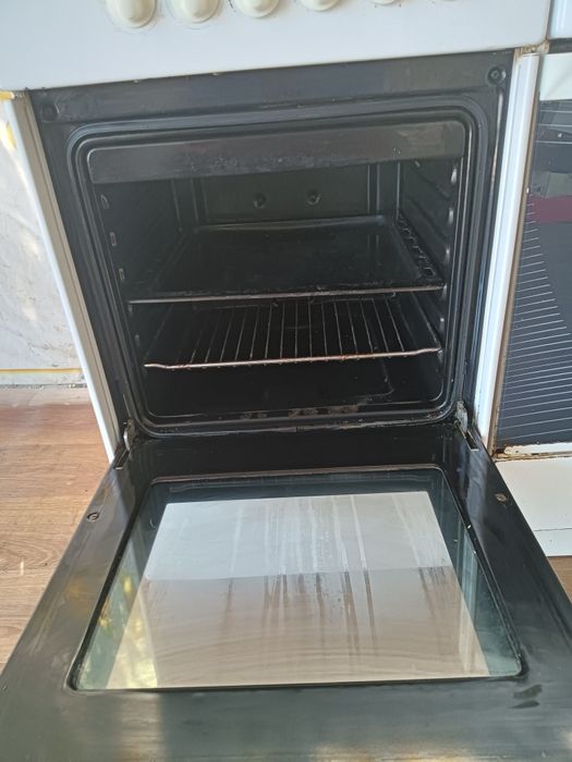Продам газ плиту