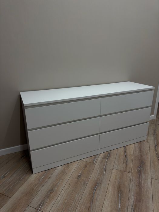 Комод IKEA с 6 ящиками.