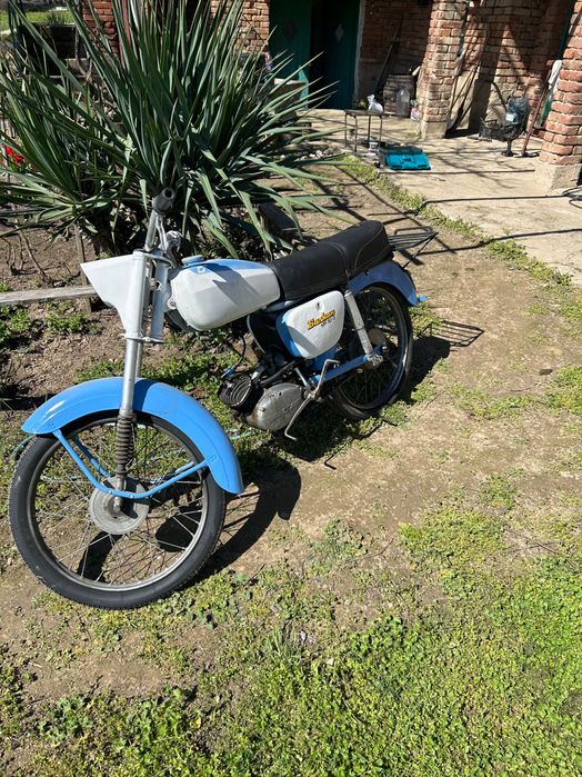 Продавам два мотора Балкан 50