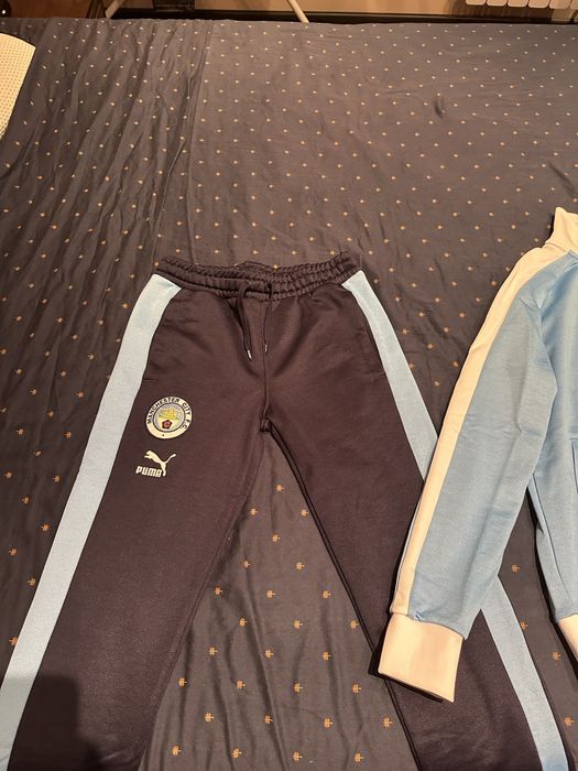 Продавам спортен анцунг на Манчестър Сити classic tracksuit