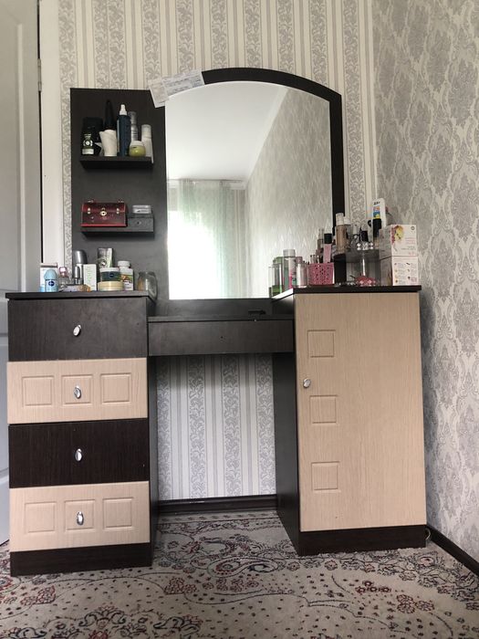 Продам спальный гарнитур