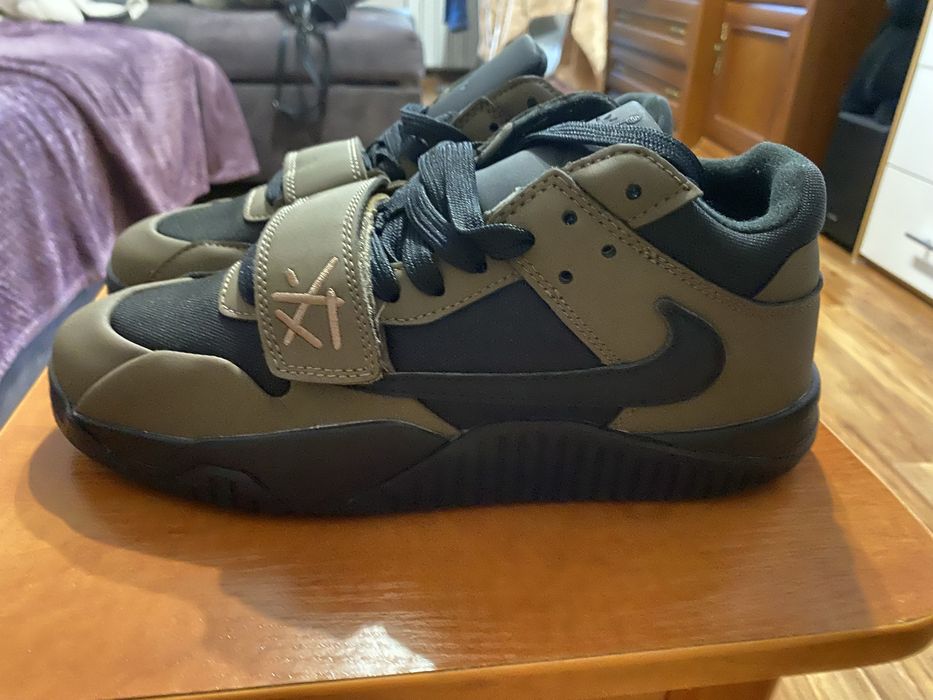 Продам новые кросовки Jumpman jack travis scott