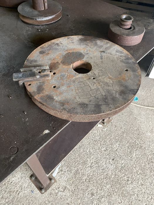 Masina de indoit profile cu rotire dupa matrita