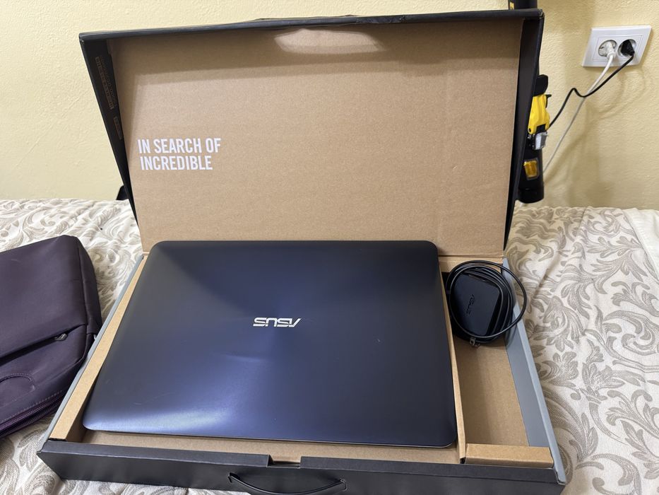 Ноутбук ASUS F556U