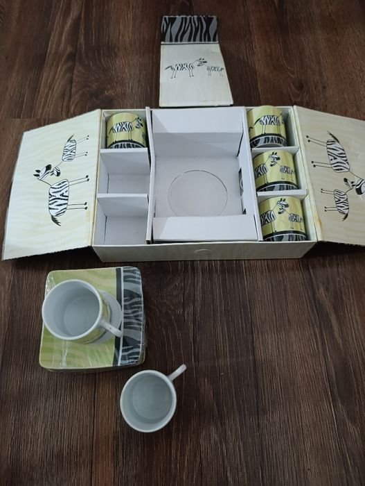 Vând set cafea, nou in cutie