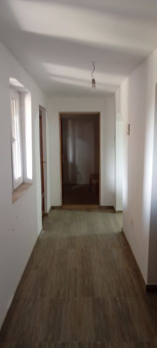 Casă de vânzare la 60 km de București, 12 km de autostrada A1, km 49