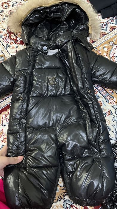 Продается детский комбенезон LV размер м ка