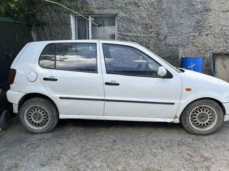 Машина Volkswagen polo обьем 1.9