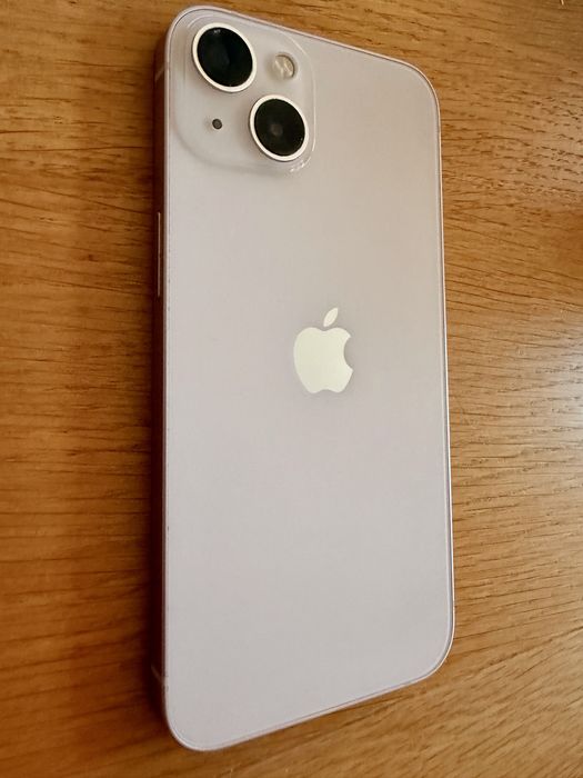 iPhone 13 с  батерия 100%