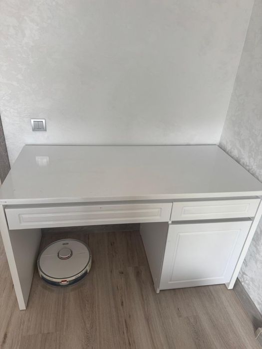 Шкаф для одежды и письменный стол